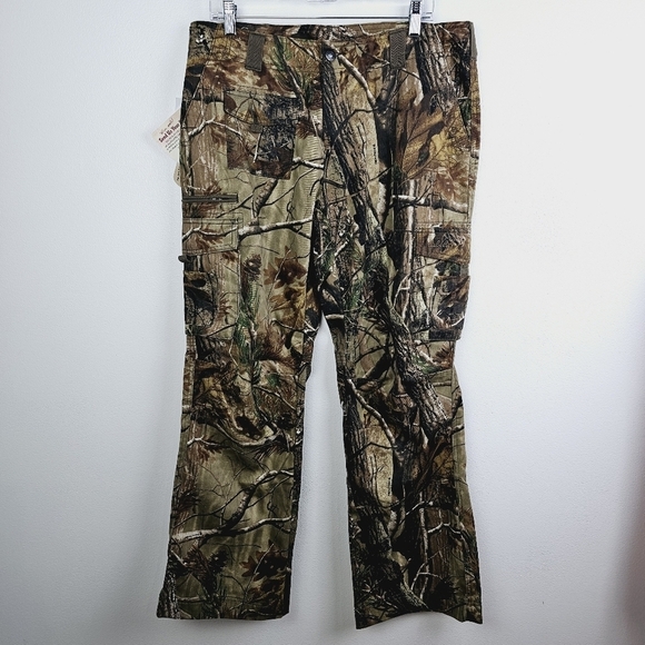 Cabela's Realtree Women's Camo Cargo Pants Hunting Hiking Camping NWT - Picture 1 of 14